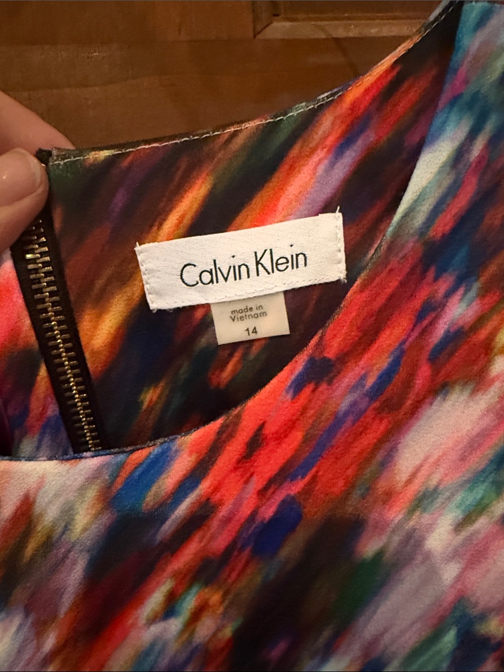 Multicolor Calvin Klein Abstract Print Sleeveless Sheath Dress - Picture 2 of 8